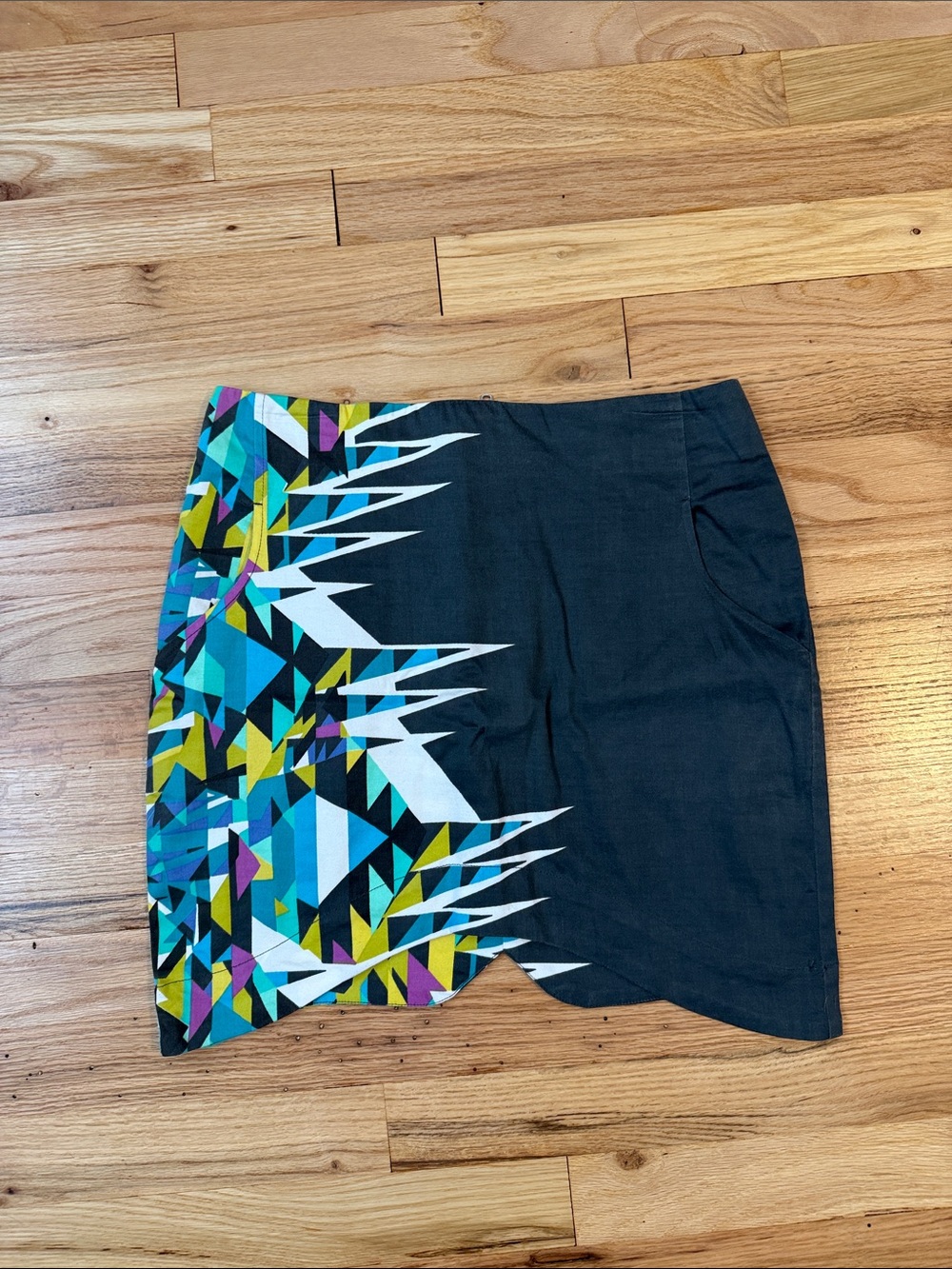 W118 by Walter Baker Black Mini Skirt with Multicolor Geometric Print